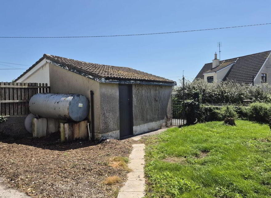 Dooneen, 4 Parkview Drive, Tuam, H54KN24