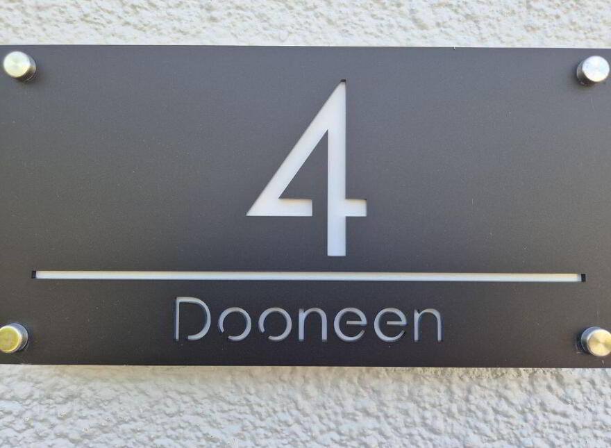 Dooneen, 4 Parkview Drive, Tuam, H54KN24