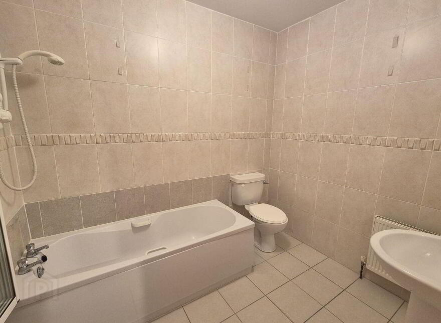 3 Lake View, Glenamaddy, F45XD50