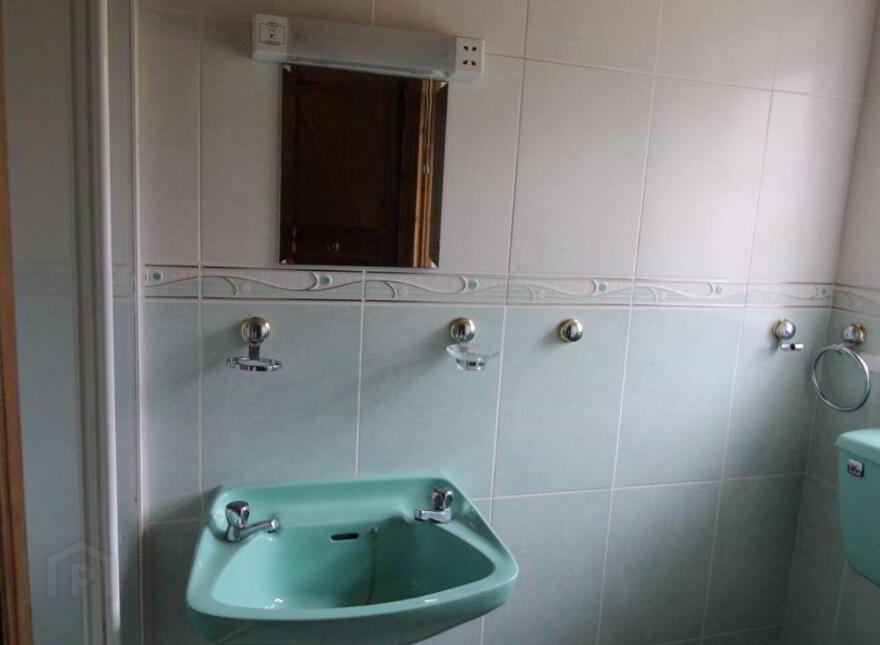 Derryhillagh, Castlehill, Derreen, F26N974