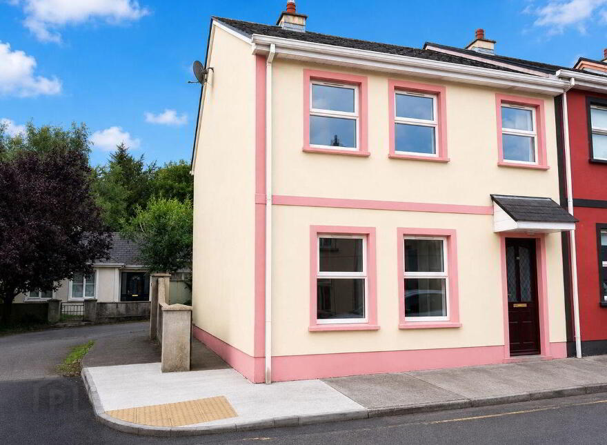 10 Castle Row, Ballina, F26H1F7 photo