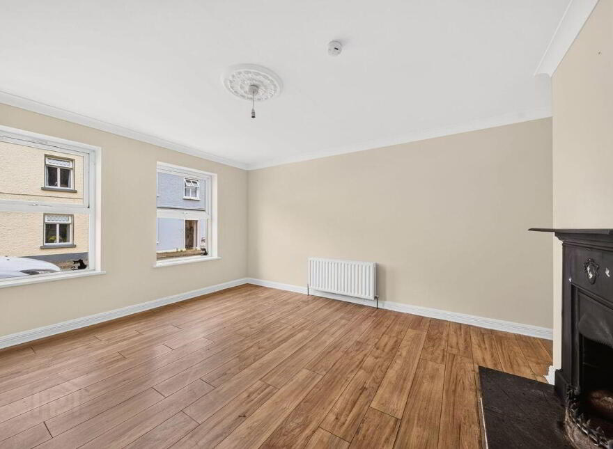 10 Castle Row, Ballina, F26H1F7