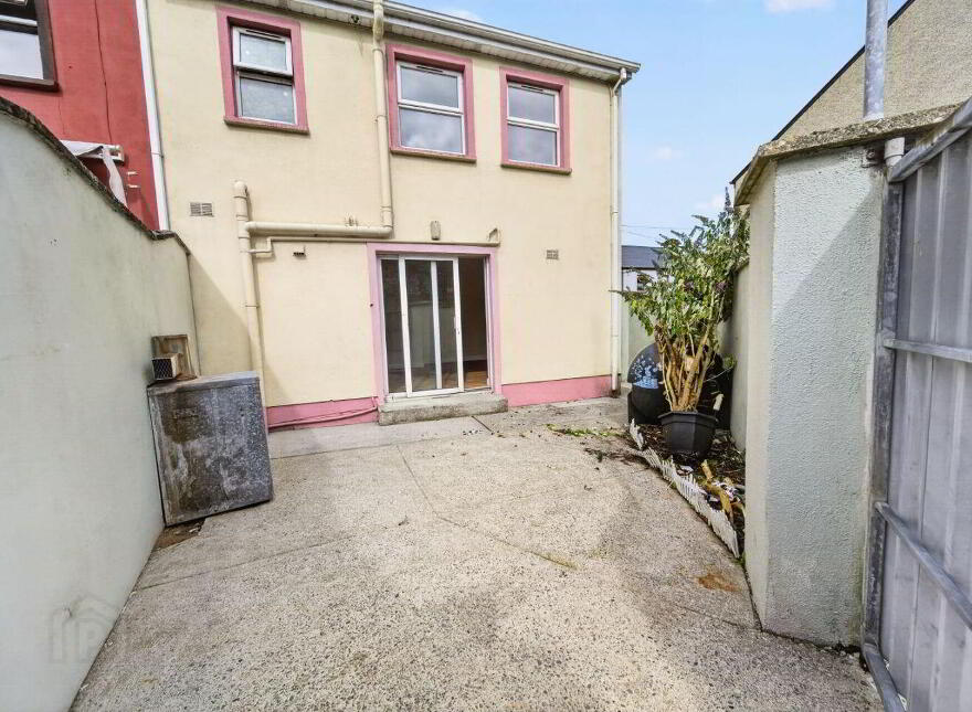 10 Castle Row, Ballina, F26H1F7