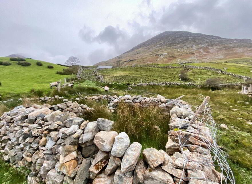 Derryvoreada, Connemara, Recess