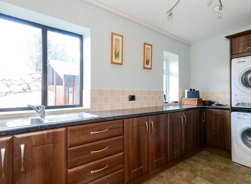 Both Chuanna Thiar, Spiddal, H91TN8Y