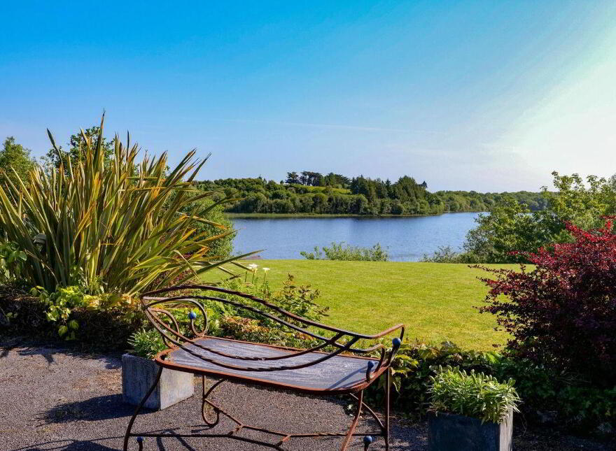 Kitts Bay - Lake Shore House, Glann Road, Oughterard, H91PN7P
