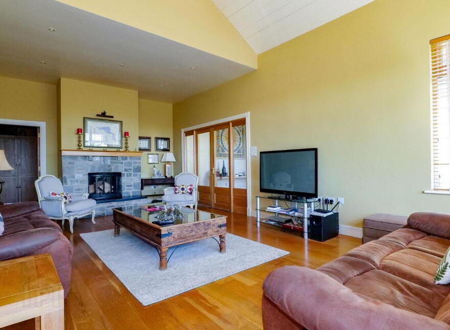 Kitts Bay - Lake Shore House, Glann Road, Oughterard, H91PN7P