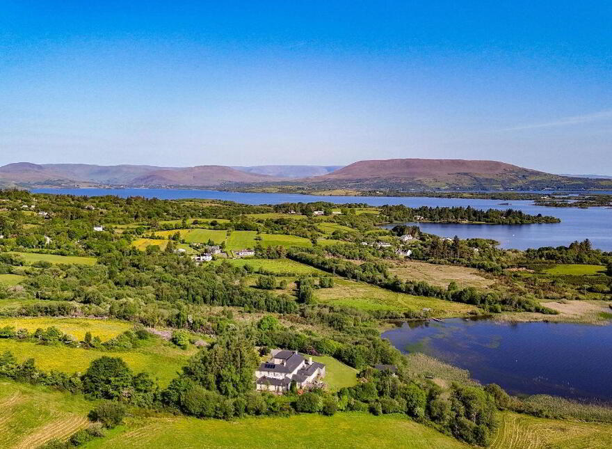 Kitts Bay - Lake Shore House, Glann Road, Oughterard, H91PN7P