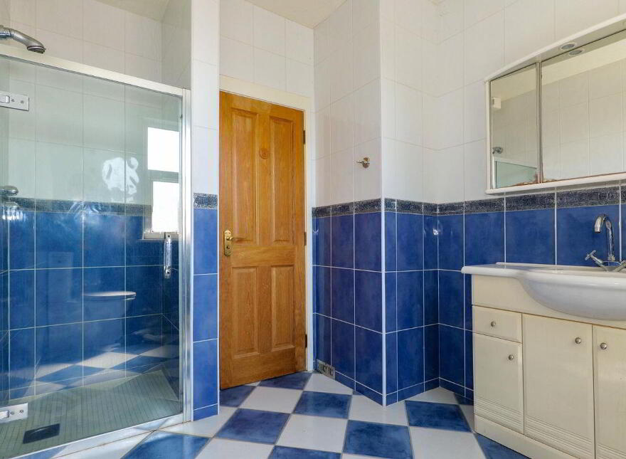 Kitts Bay - Lake Shore House, Glann Road, Oughterard, H91PN7P
