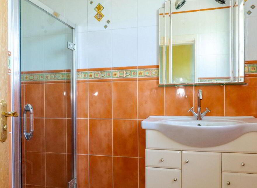 Kitts Bay - Lake Shore House, Glann Road, Oughterard, H91PN7P