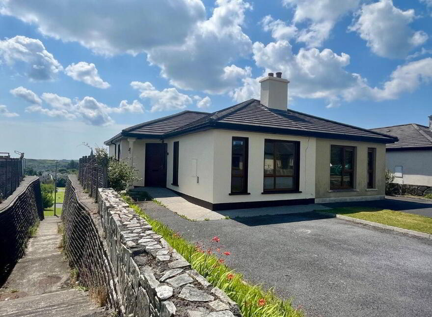 12 Racecourse Hill, Clifden, H71YH01