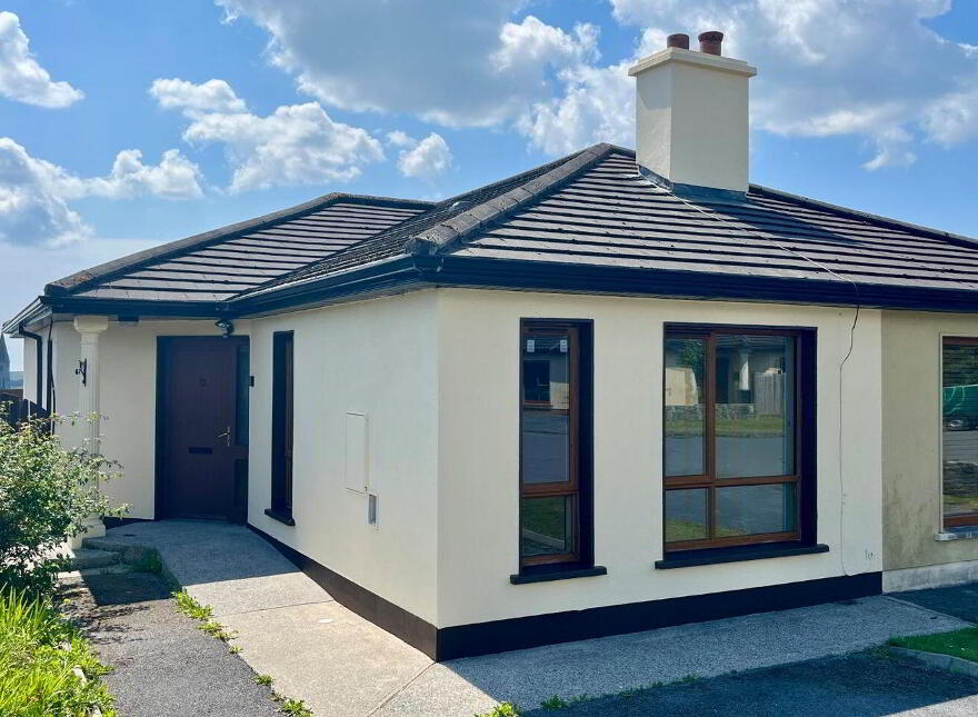 12 Racecourse Hill, Clifden, H71YH01