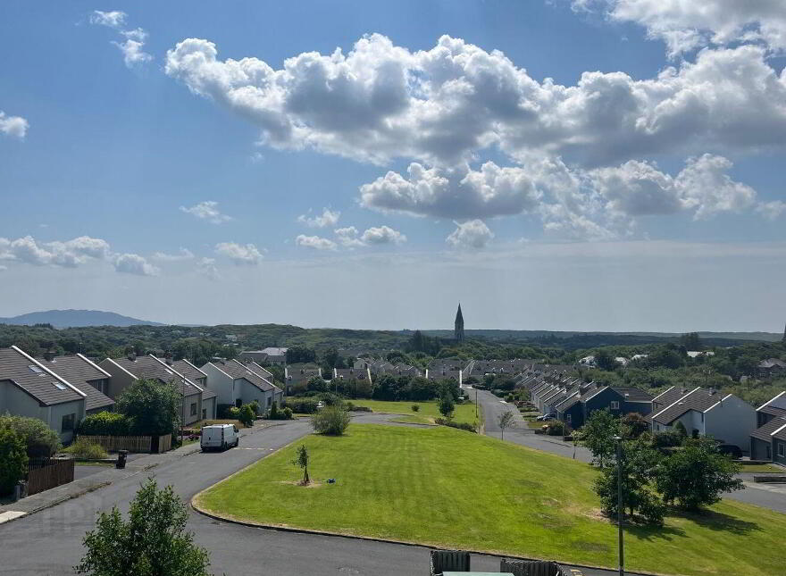 12 Racecourse Hill, Clifden, H71YH01