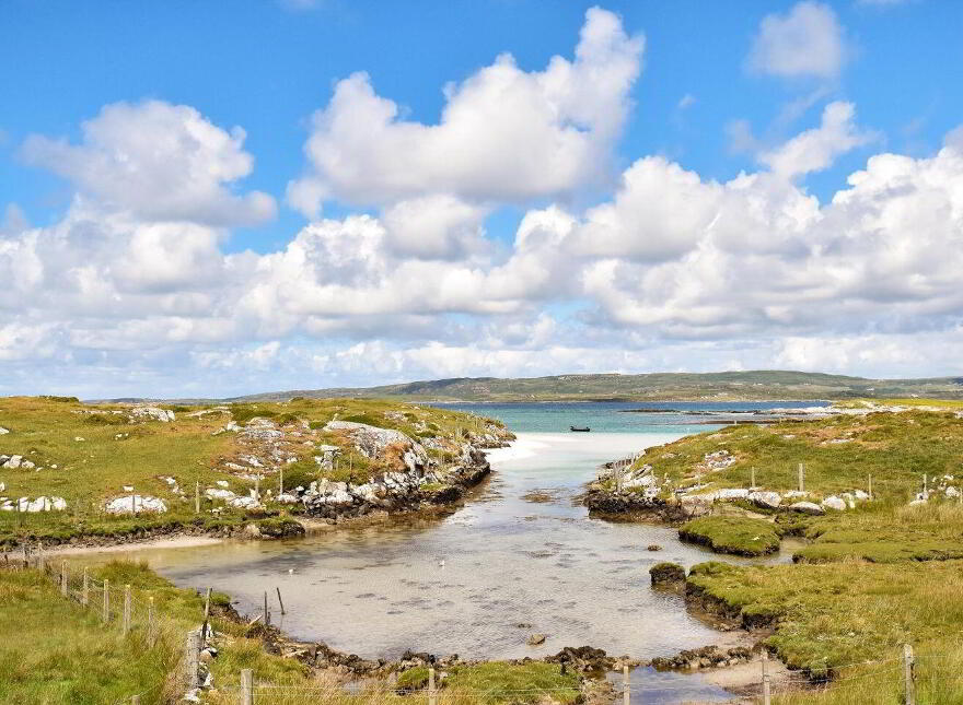 Mannin Lodge, Derrigimlagh, Ballyconneely, H71DP48