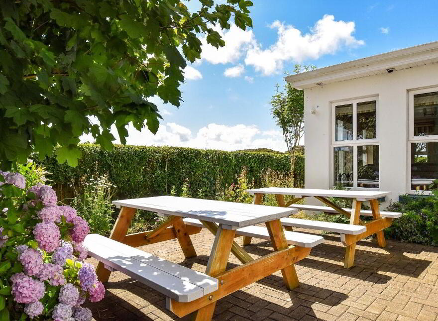 Mannin Lodge, Derrigimlagh, Ballyconneely, H71DP48