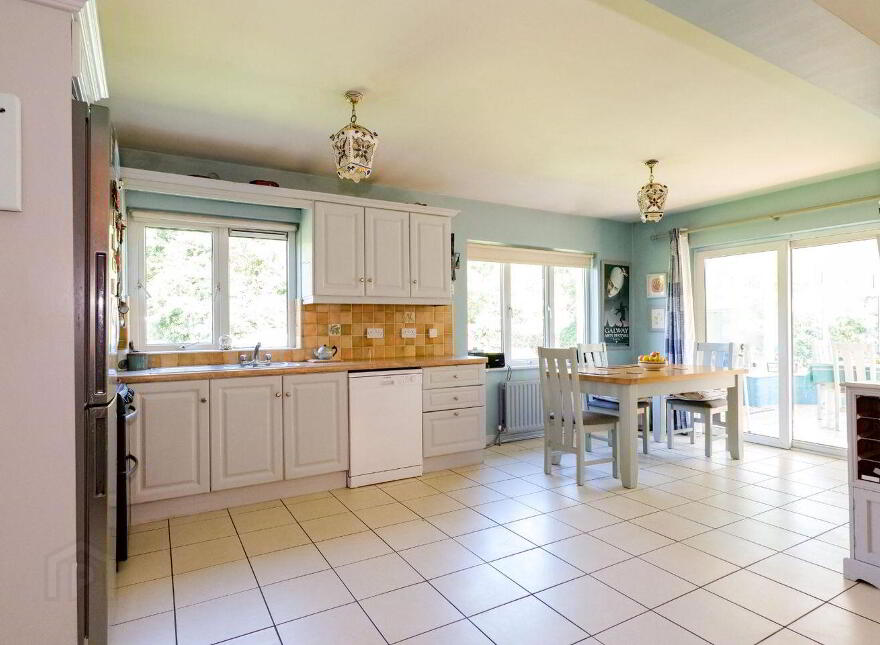 Rosscahill, Carrowmoreknock, H91E8PK
