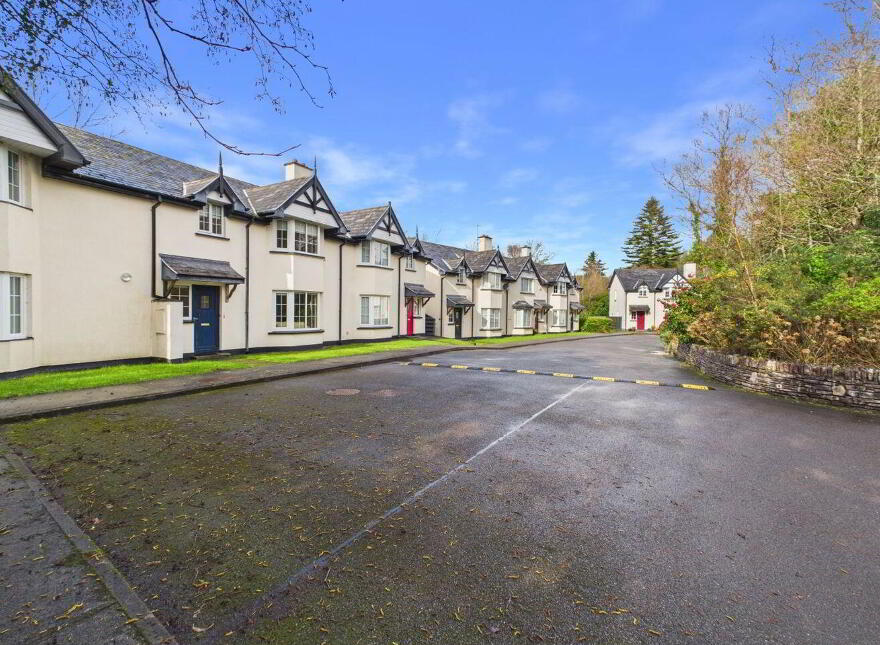 1 & 1A Lansdowne Village, Kenmare, V93W974