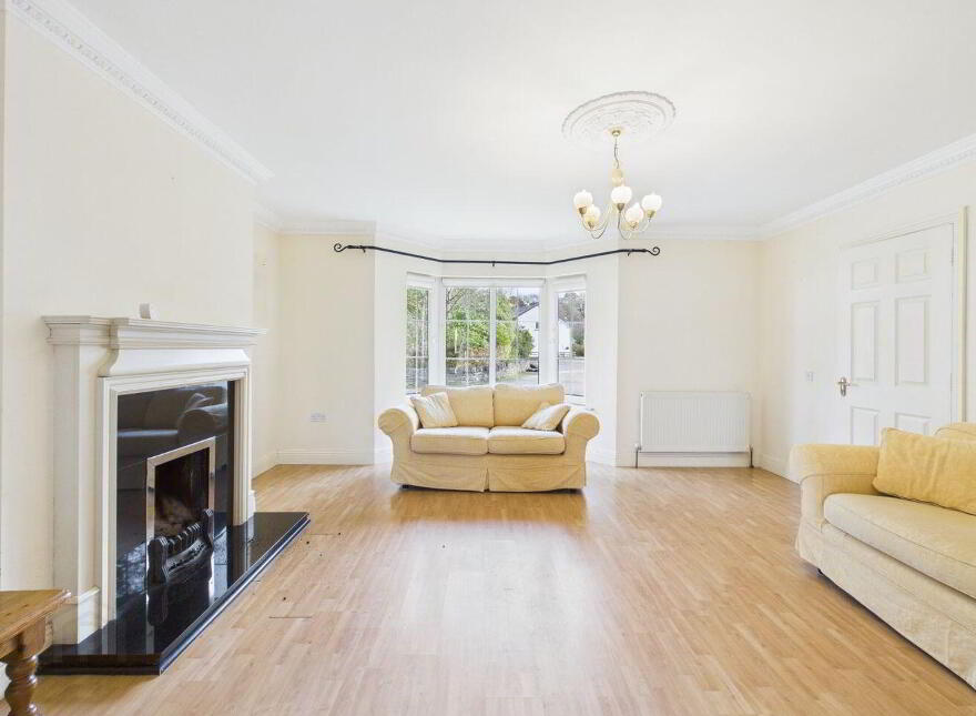 1 & 1A Lansdowne Village, Kenmare, V93W974