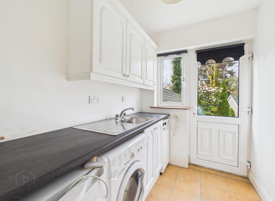 1 & 1A Lansdowne Village, Kenmare, V93W974