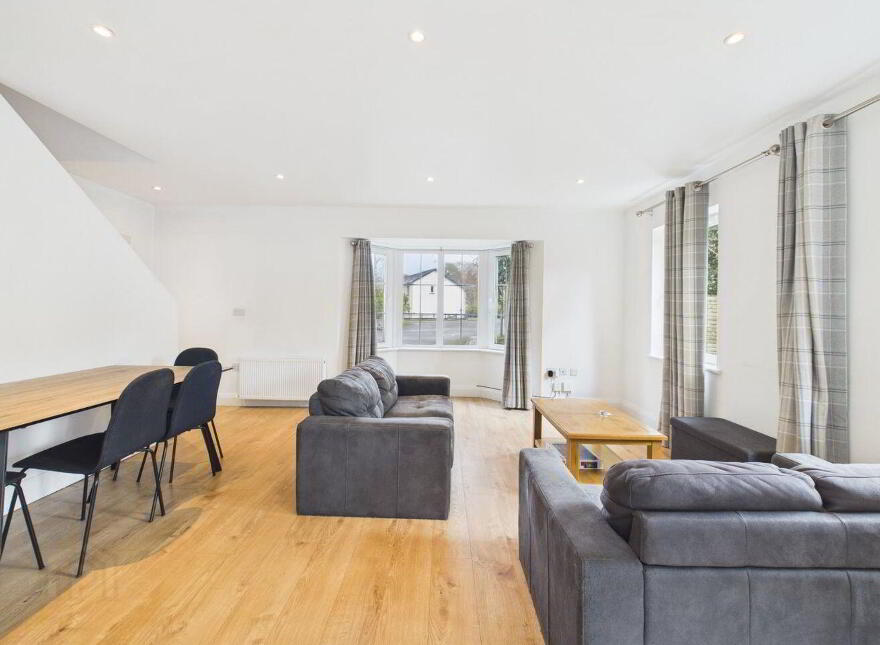 1 & 1A Lansdowne Village, Kenmare, V93W974
