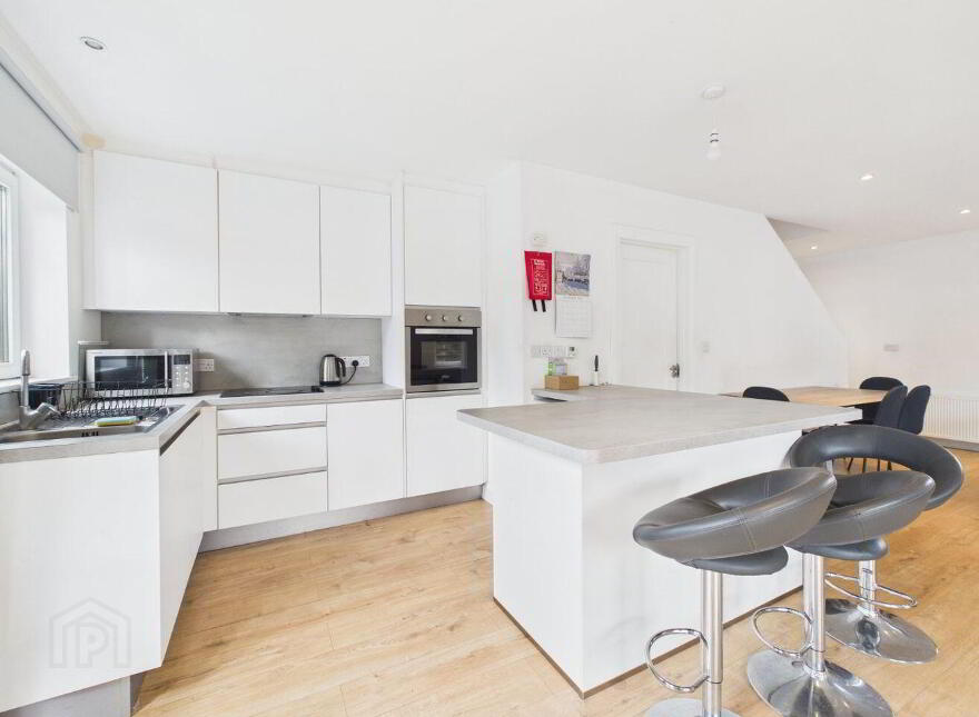 1 & 1A Lansdowne Village, Kenmare, V93W974
