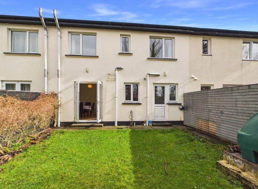1 & 1A Lansdowne Village, Kenmare, V93W974