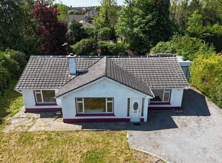 9 Riverside Avenue, Circular Road, Roscommon Town, F42R962