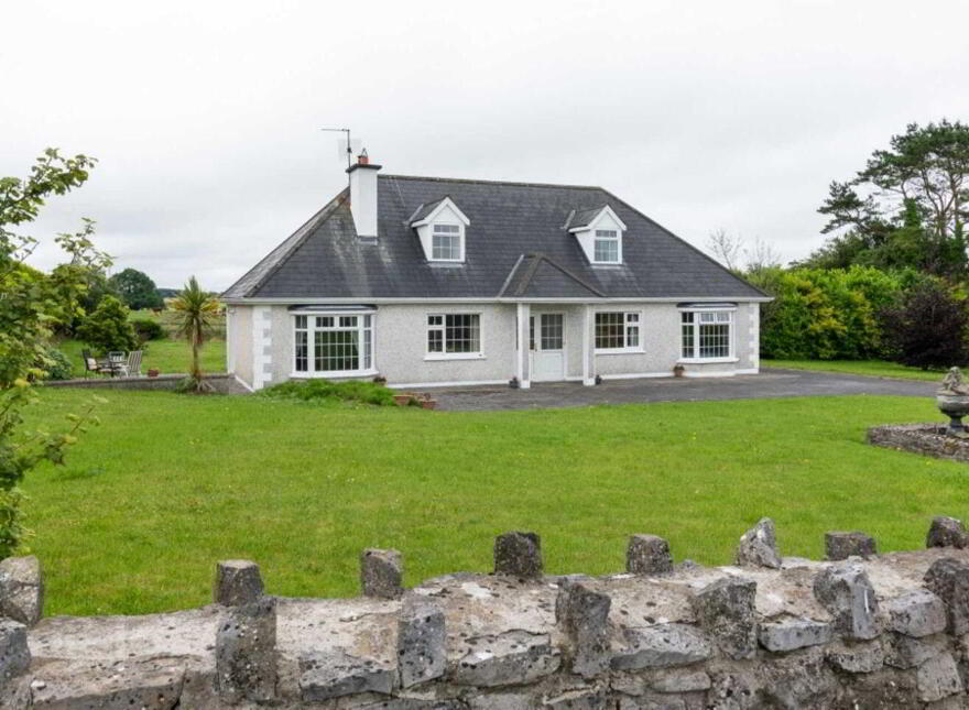 Cill Castle Lodge, Timanagh, Ballintubber, Roscommon Town, F45HE44
