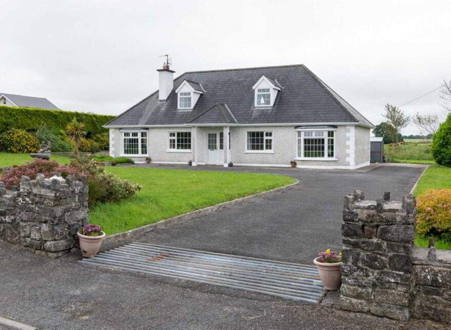 Cill Castle Lodge, Timanagh, Ballintubber, Roscommon Town, F45HE44