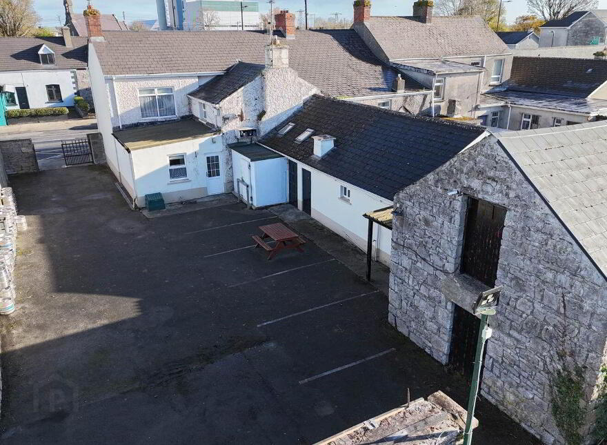 Clarke`s Pub & Residence, Main Street, Lanesborough, N39X796
