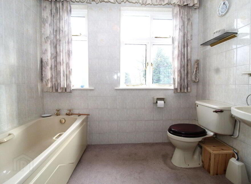 Railway Road, Birr, R42VC53