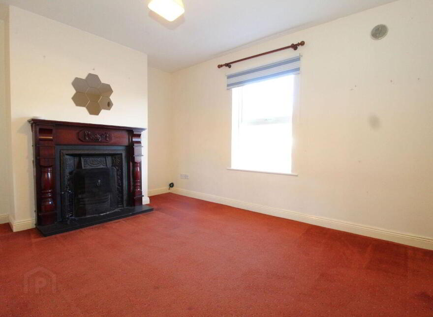 6 Parkrise, Birr, R42EH99