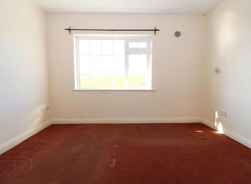 6 Parkrise, Birr, R42EH99