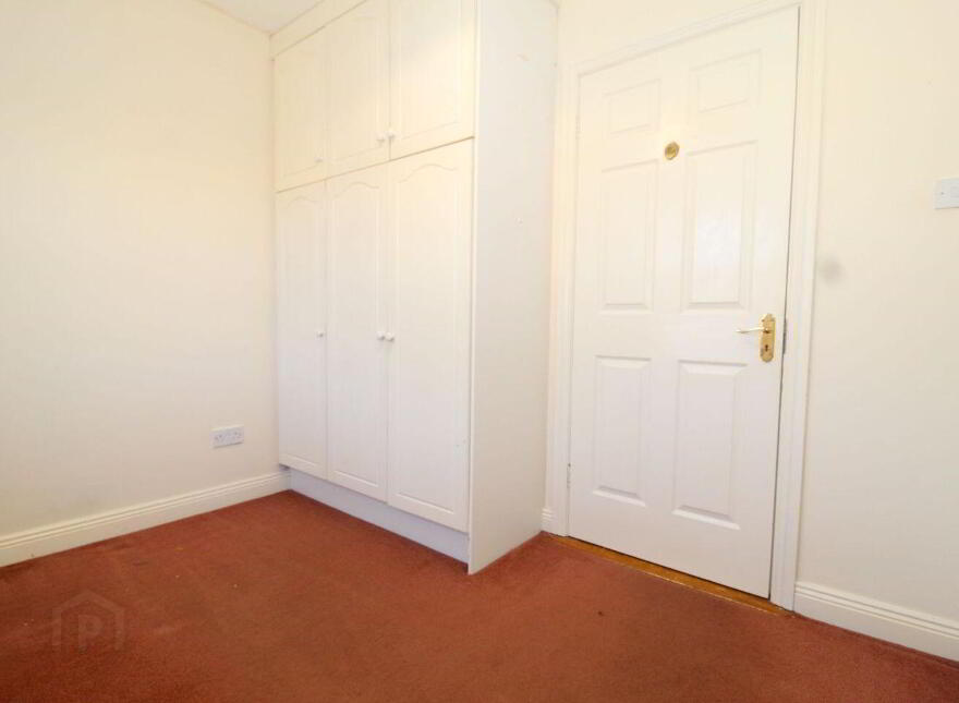 6 Parkrise, Birr, R42EH99