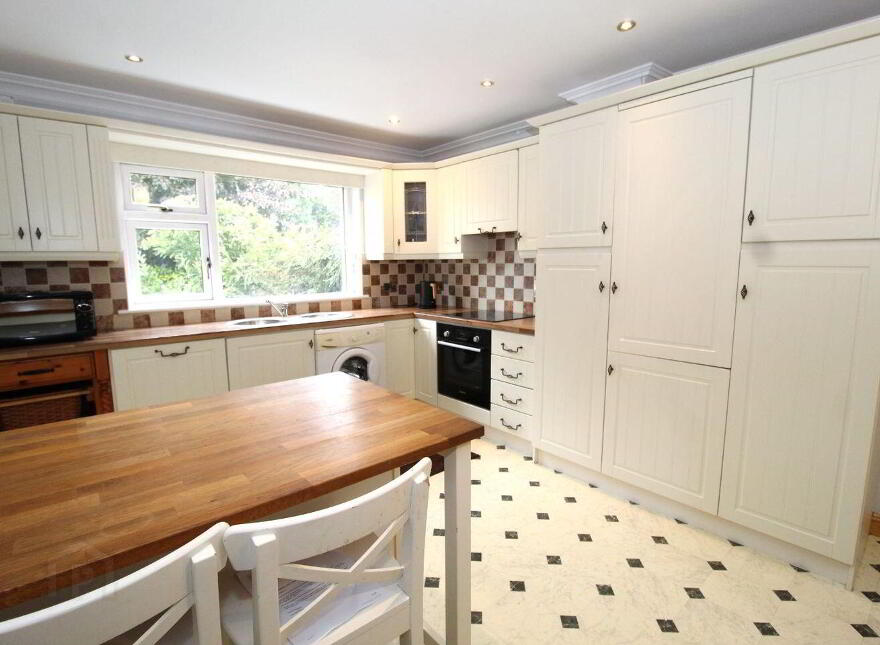 4 Southgate, Crinkle, Birr, R42PP29