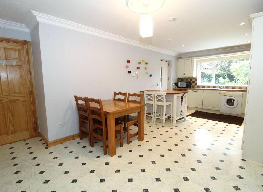 4 Southgate, Crinkle, Birr, R42PP29
