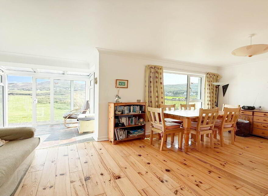 Three Ways, Maghery, Dungloe, F94D9E2