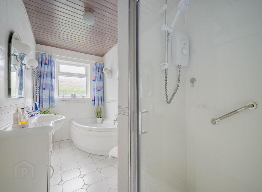1 Rhanbuoy Park East, Seahill, Holywood, BT18 0DZ