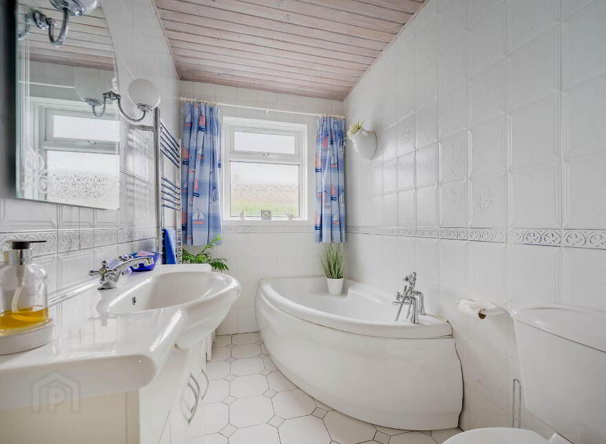 1 Rhanbuoy Park East, Seahill, Holywood, BT18 0DZ