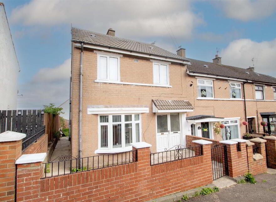 71 Norglen Road, Belfast, BT11 8EA