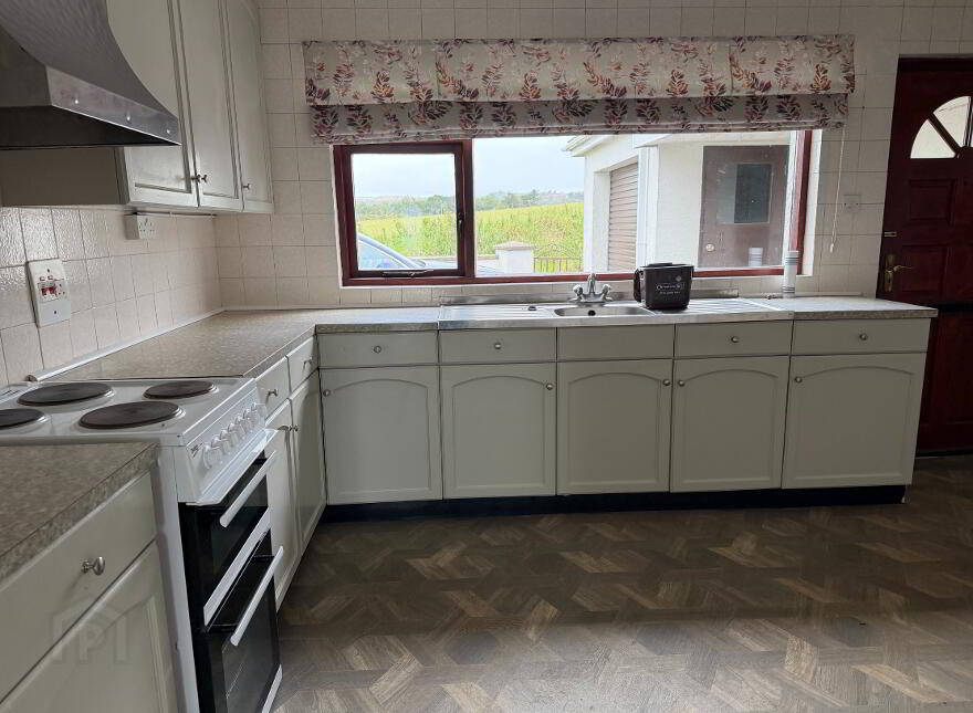 6 Ballaghmore Road, Portballintrae, Bushmills, BT57 8RX
