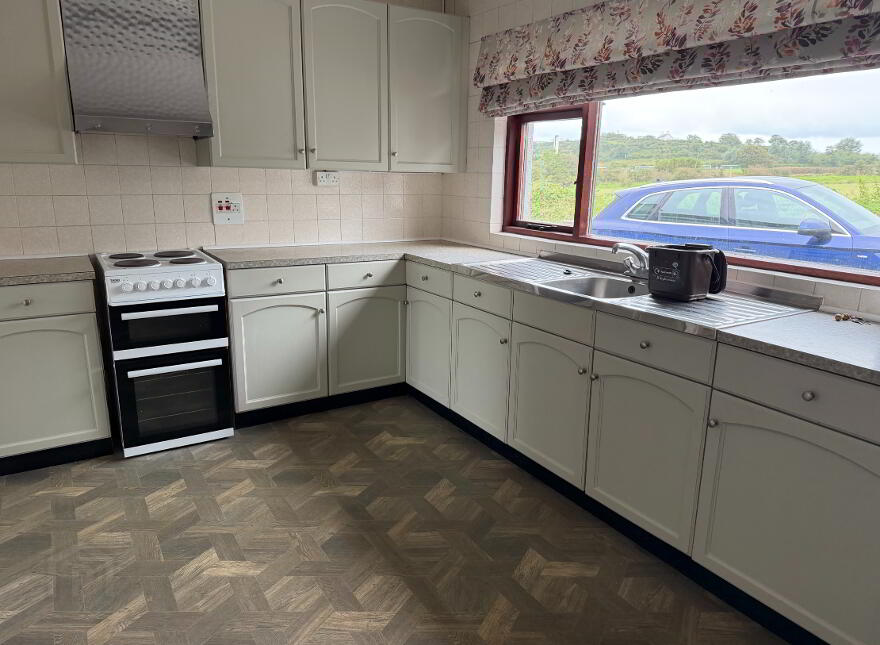 6 Ballaghmore Road, Portballintrae, Bushmills, BT57 8RX