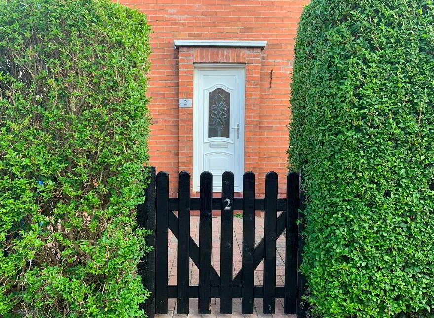 2 Chesham Gardens, Belfast, BT6 8GX