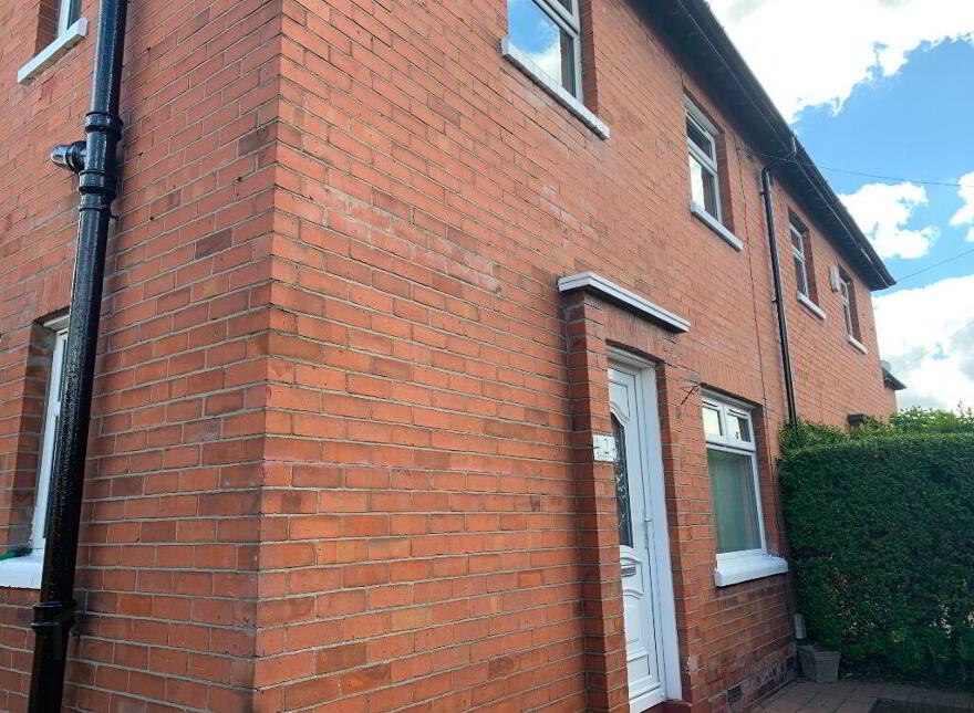 2 Chesham Gardens, Belfast, BT6 8GX