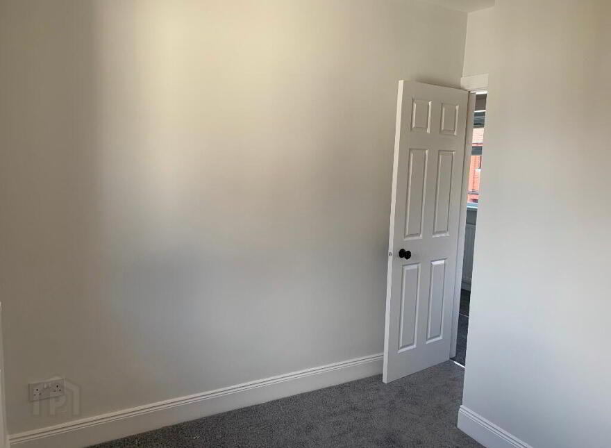 2 Chesham Gardens, Belfast, BT6 8GX