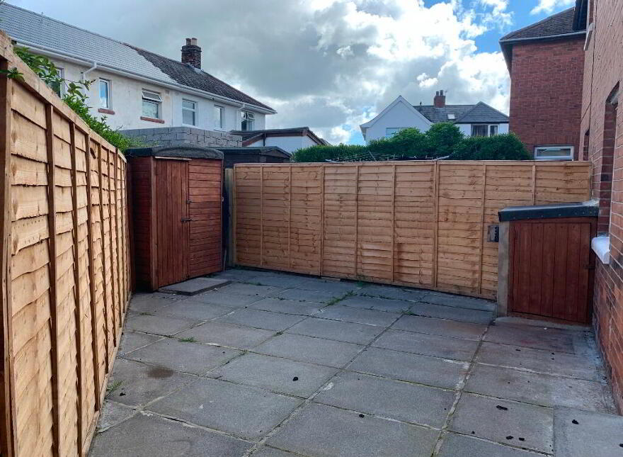 2 Chesham Gardens, Belfast, BT6 8GX