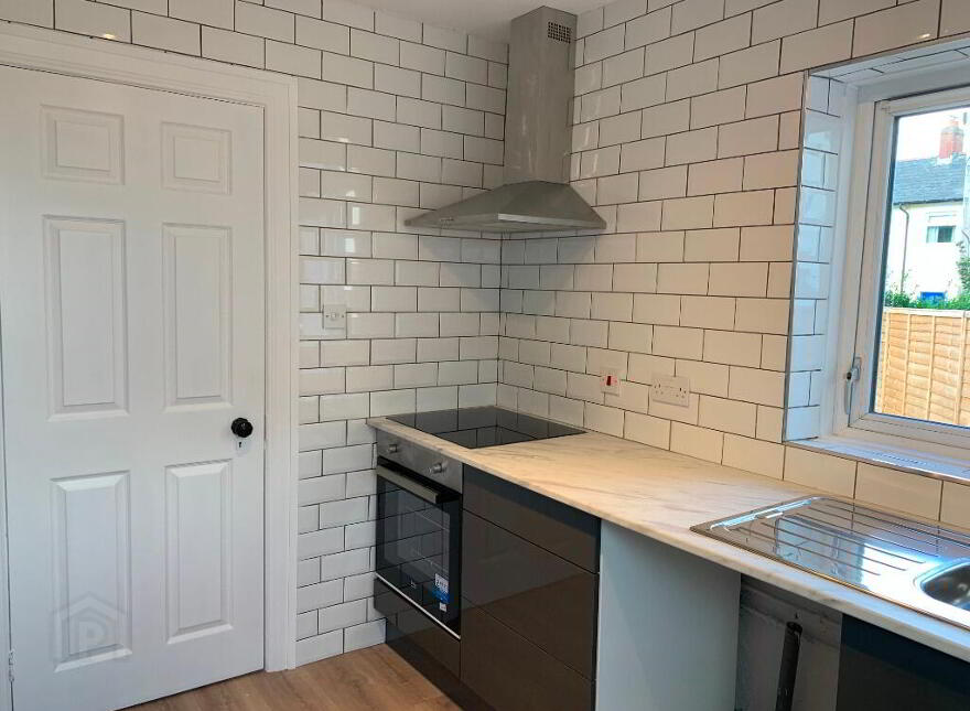 2 Chesham Gardens, Belfast, BT6 8GX