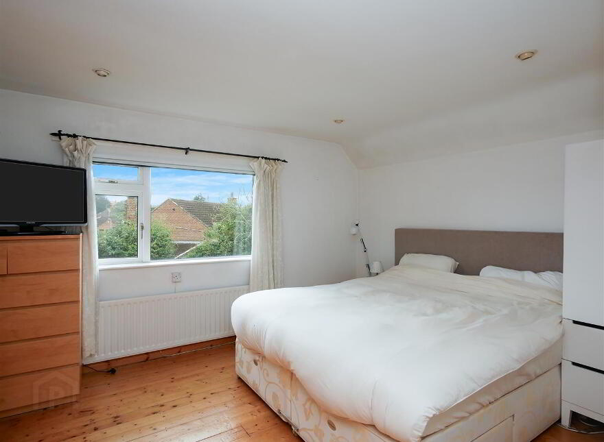 10 Glenhugh Crescent, Off Beechill Road, Belfast, BT8 7PG
