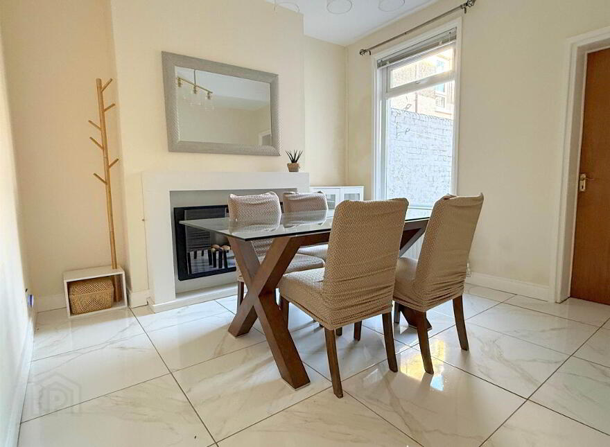 194 Ravenhill Avenue, Belfast, BT6 8LL