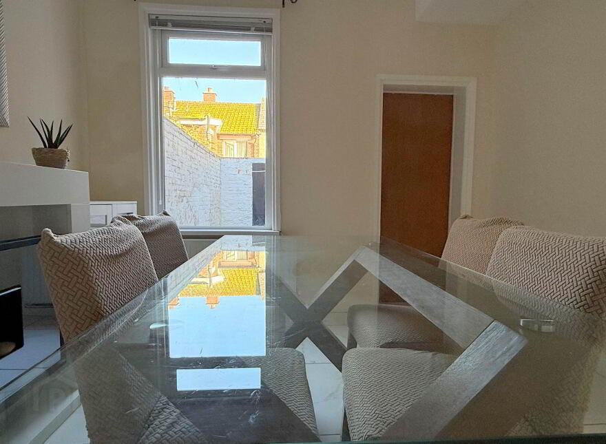 194 Ravenhill Avenue, Belfast, BT6 8LL